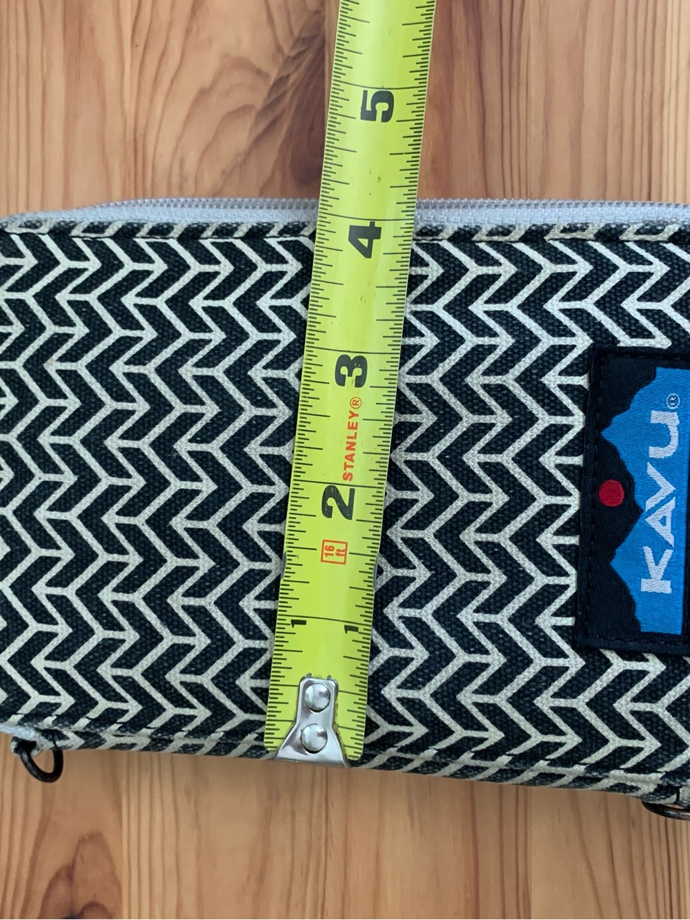 Kavu Chevron Zip Wallet - Picture 10 of 10